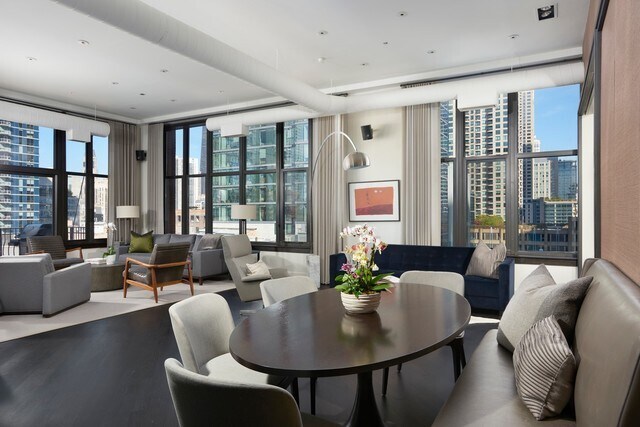 Foto del edificio - 333 W Hubbard St