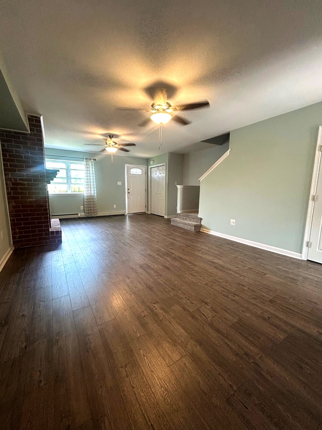 Building Photo - 703 Walnut Ridge Dr