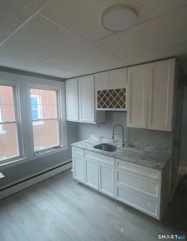 Building Photo - 22 Wilcox St