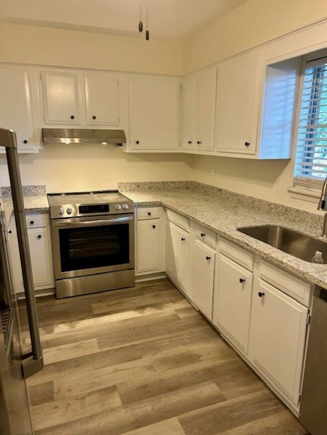 Foto del edificio - 848 E Boston St