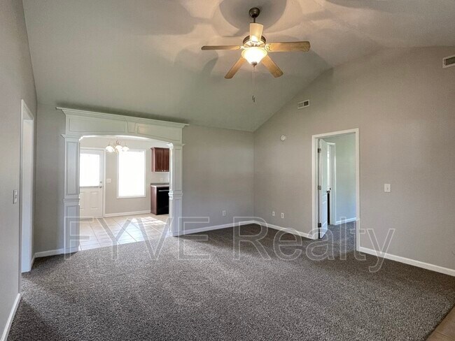 Building Photo - 502 Barking Dr