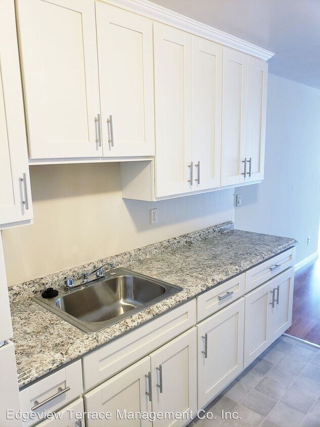 Primary Photo - 443 87th St