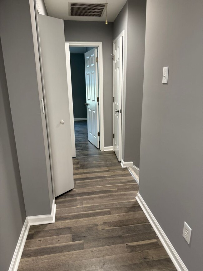 Foto del edificio - Complete BRAND NEW Renovation 3 Bed/2.5 Ba...