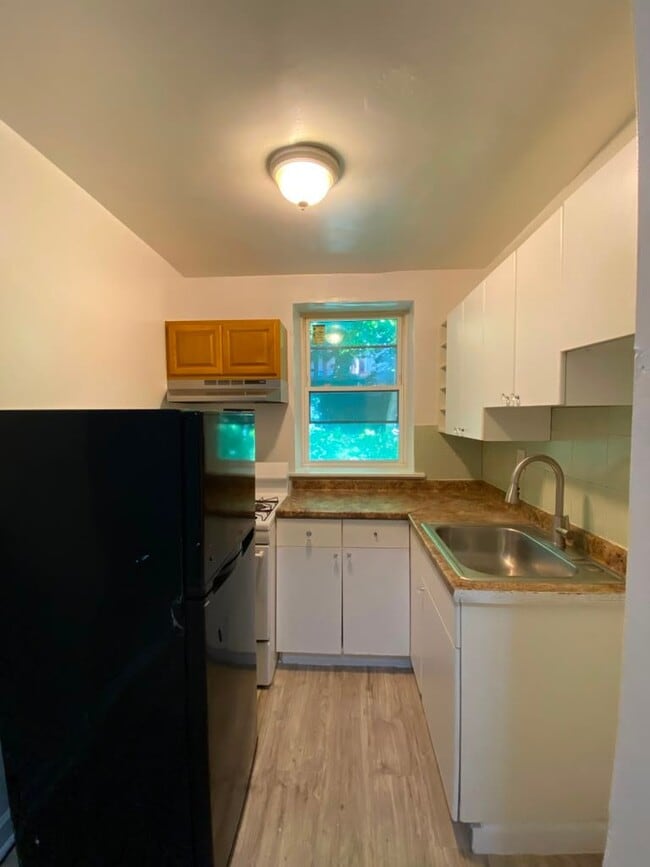 Photo - 53 Glenwood Ave (Yonkers, NY) Apartment