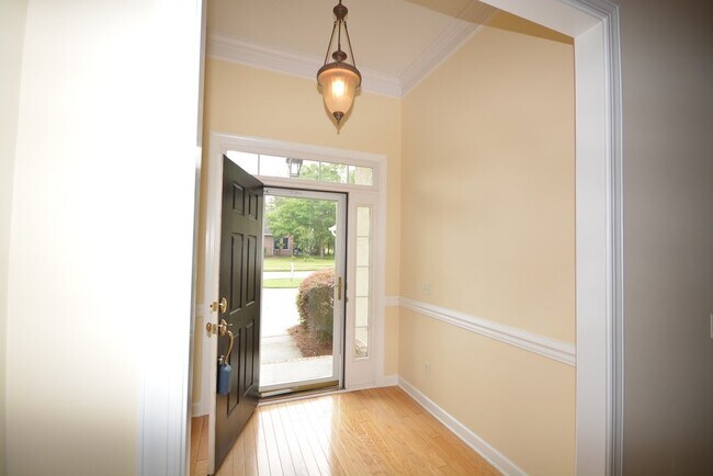 Building Photo - Prestigous Southbridge Golf Community
