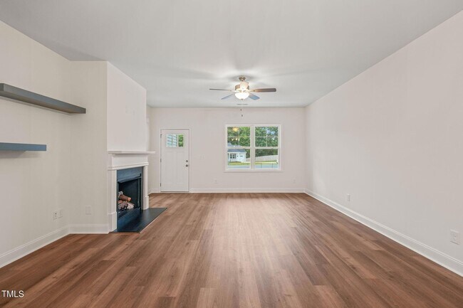 Foto del edificio - 156 Harmony Trl