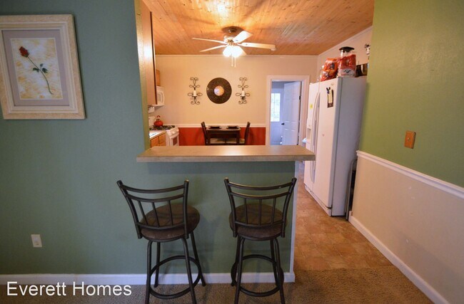 Building Photo - 3 br, 1 bath House - 1437 E McDaniel St