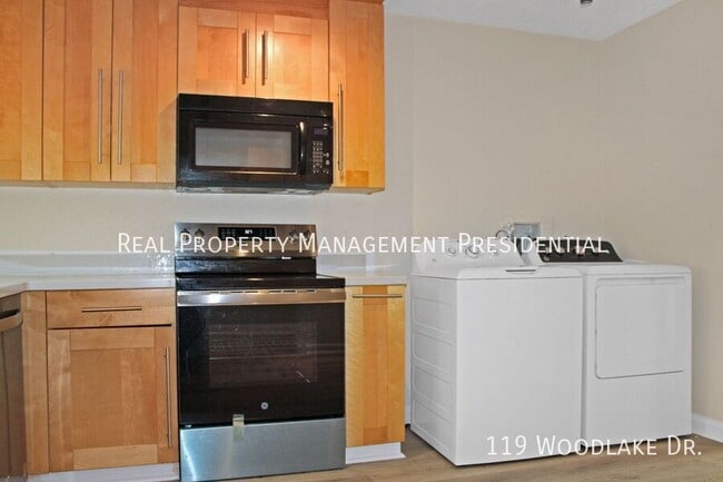 Foto del edificio - 119 Woodlake Dr