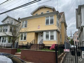 Building Photo - 231 Renner Ave