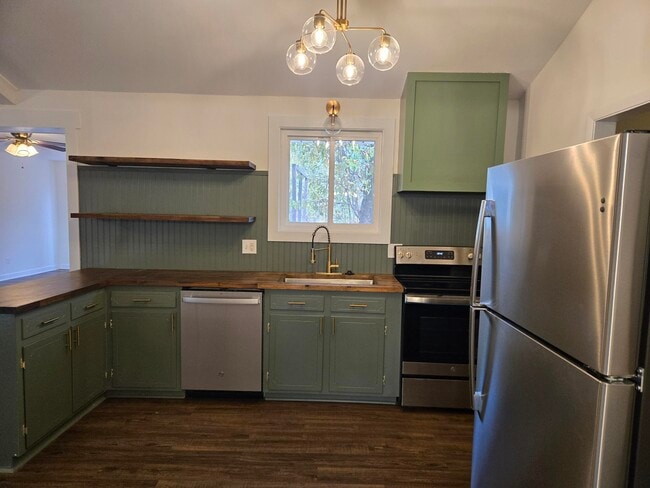 Foto del edificio - 3327 Cockatoo Rd