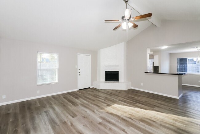 Foto del edificio - 16751 Dew Drop Ln