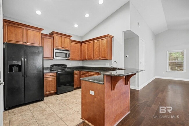 Foto del edificio - 9011 Brookside Ln