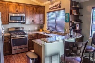 Building Photo - 12800 Meehan Dr