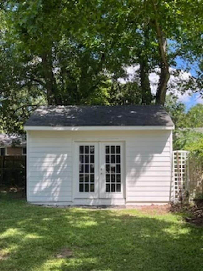 Building Photo - Fantastic Home - James Island