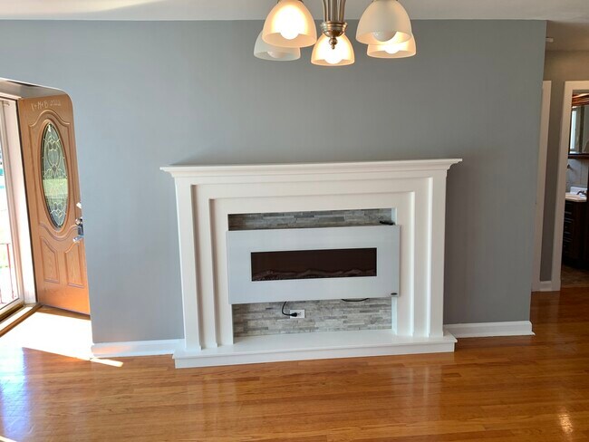 Building Photo - 4432 N Ozanam Ave