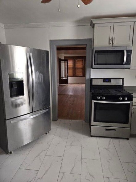 Foto del edificio - 15210 S State St