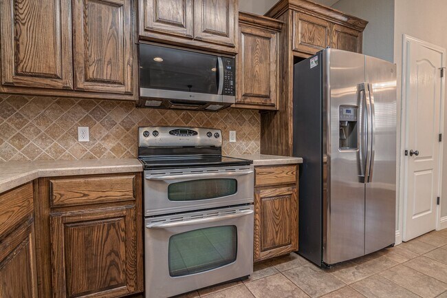 Foto del edificio - 5710 Llano Ct