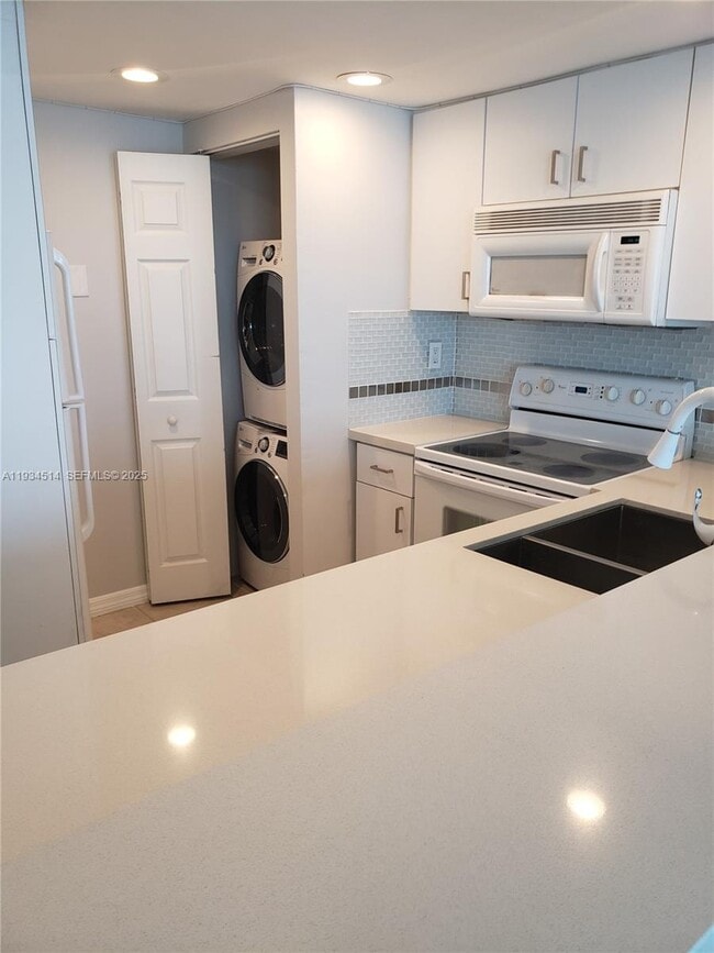 Foto del edificio - 600 NE 36th St