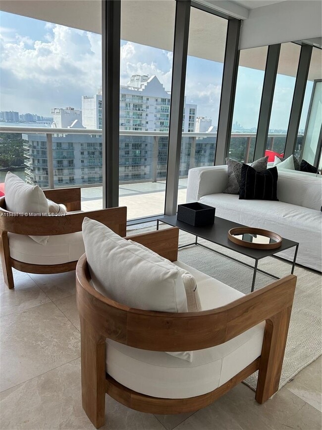 Building Photo - 5875 Collins Ave