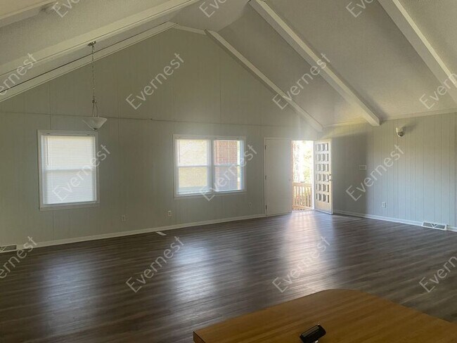 Building Photo - 6205 Ferncliff Dr NW
