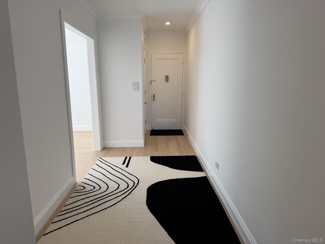 Building Photo - 85 N Broadway