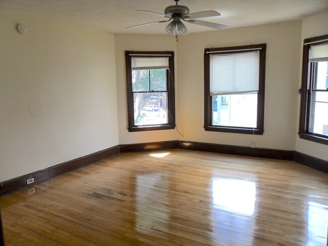 Foto del edificio - 337 Brown St