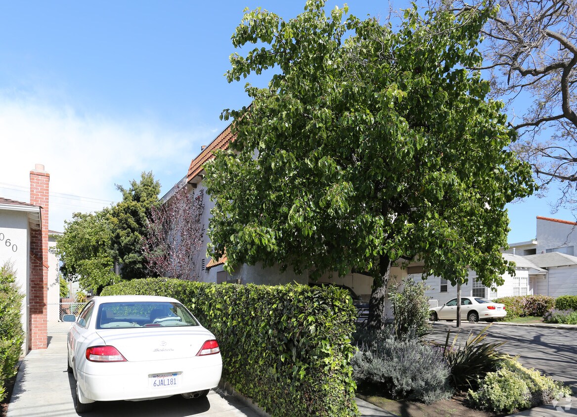 Foto del edificio - 4066 Inglewood Blvd