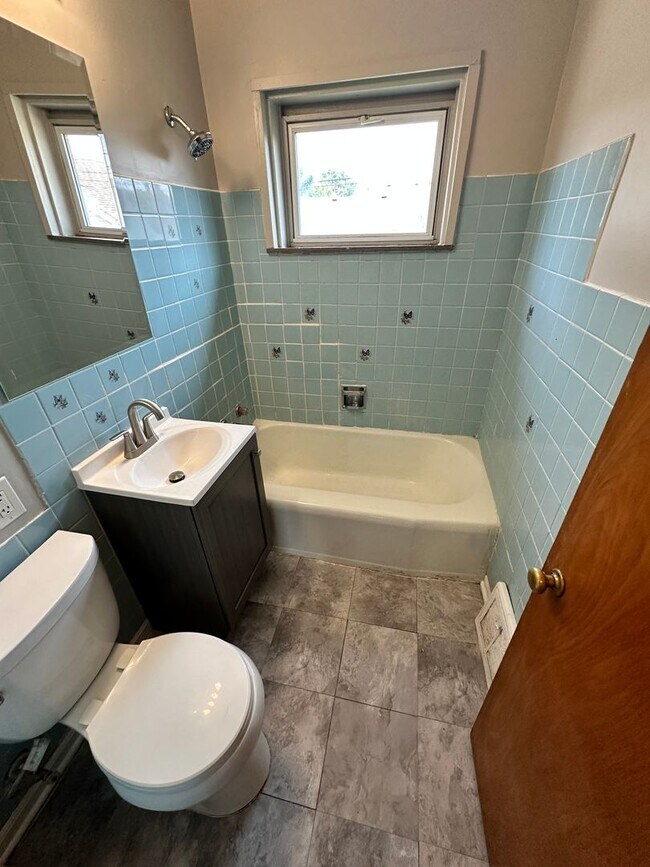 Building Photo - Updated Hammond 3 bedroom brick ranch Cent...