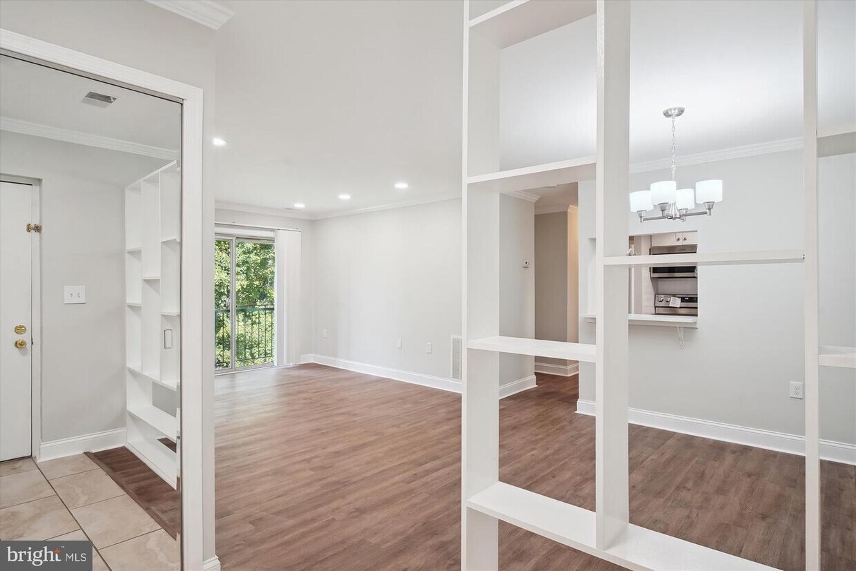 18336 Streamside Dr Unit 303, Gaithersburg, MD 20879 Room for Rent in