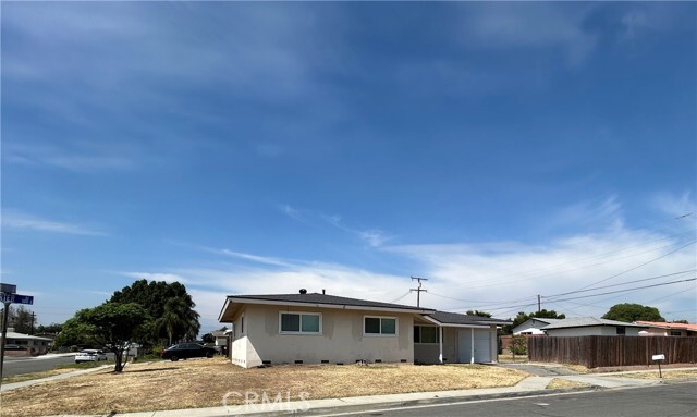 Foto principal - 390 E Carter St