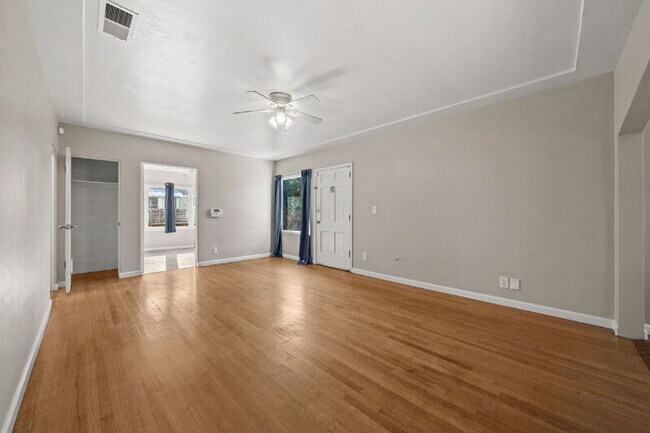 Foto del edificio - 7105 Central Ave