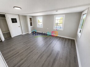 Building Photo - 809 Summer Ave