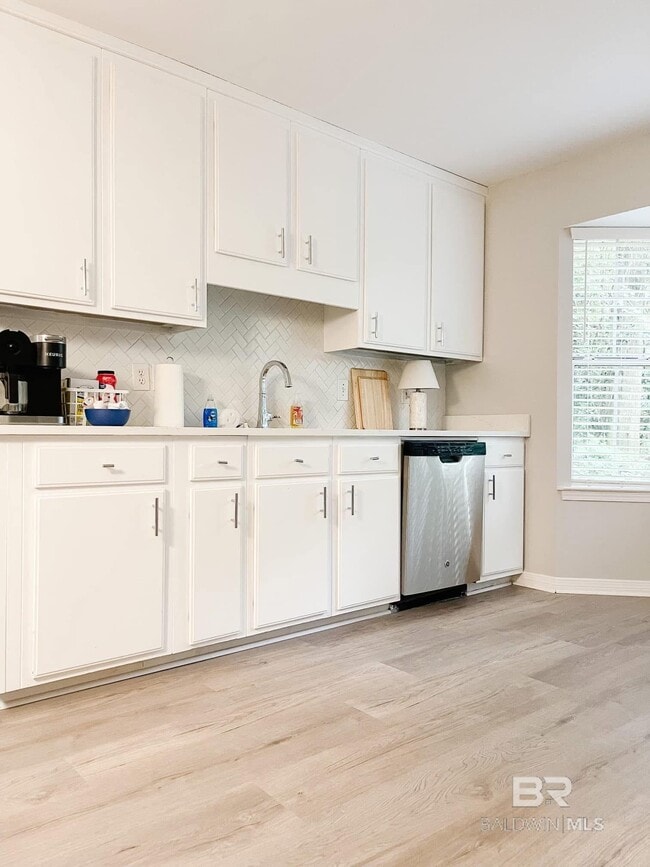 Building Photo - 3 Twin Echo Ct