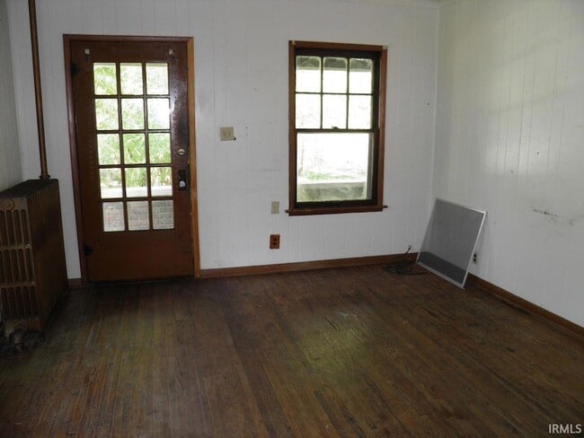 Building Photo - 551 S Washington St