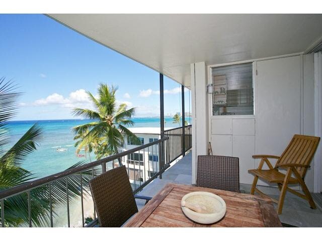 West facing - 2943 Kalakaua Ave