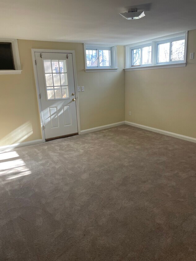 4231 Elsa Ter Unit Basement, Baltimore, MD 21211 Apartments in