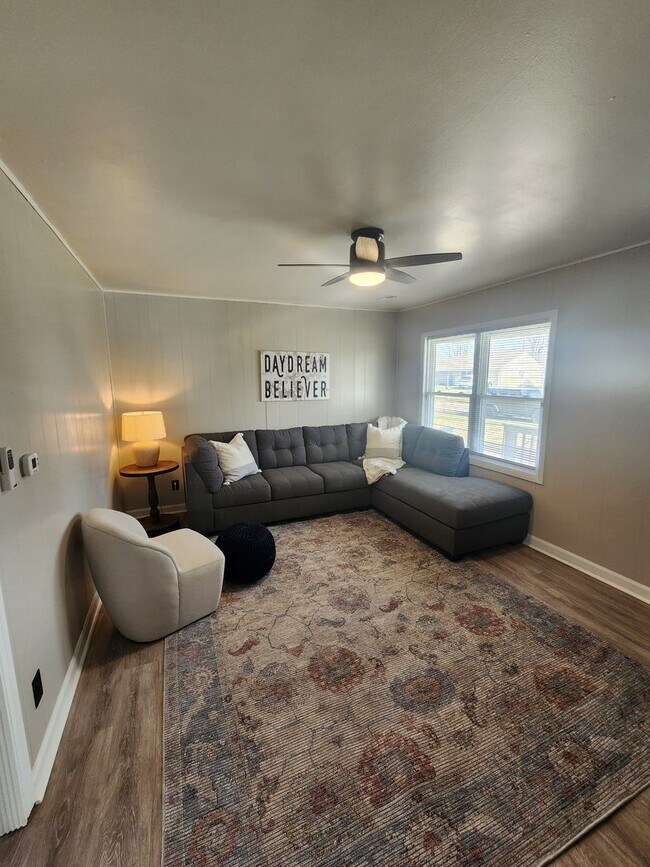 Foto del edificio - 3 bedroom 1 bath house