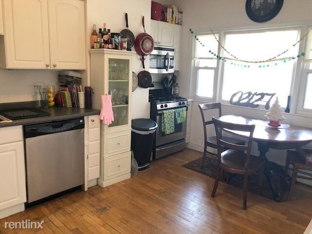 Building Photo - 3 br, 2 bath  - 186 L St