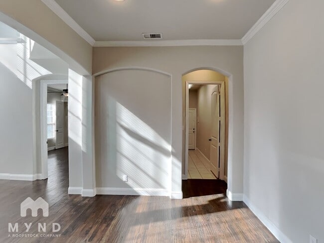 Building Photo - 868 Dartford Dr