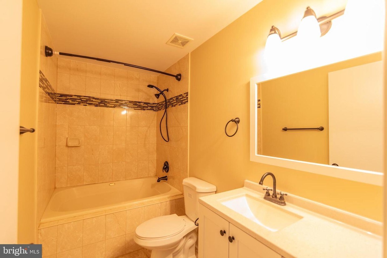 Foto principal - 1502 Squirrel Rd