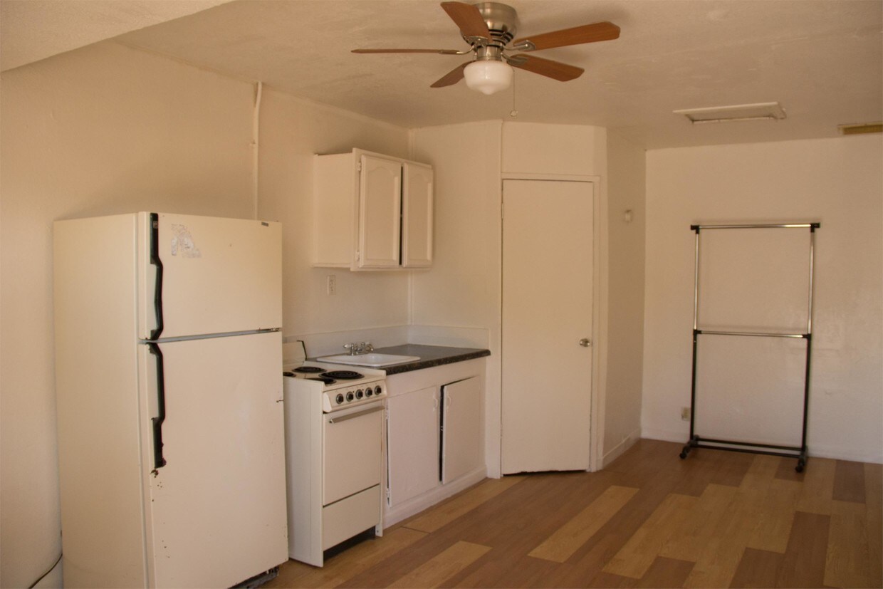 Primary Photo - 518 W Saguaro St