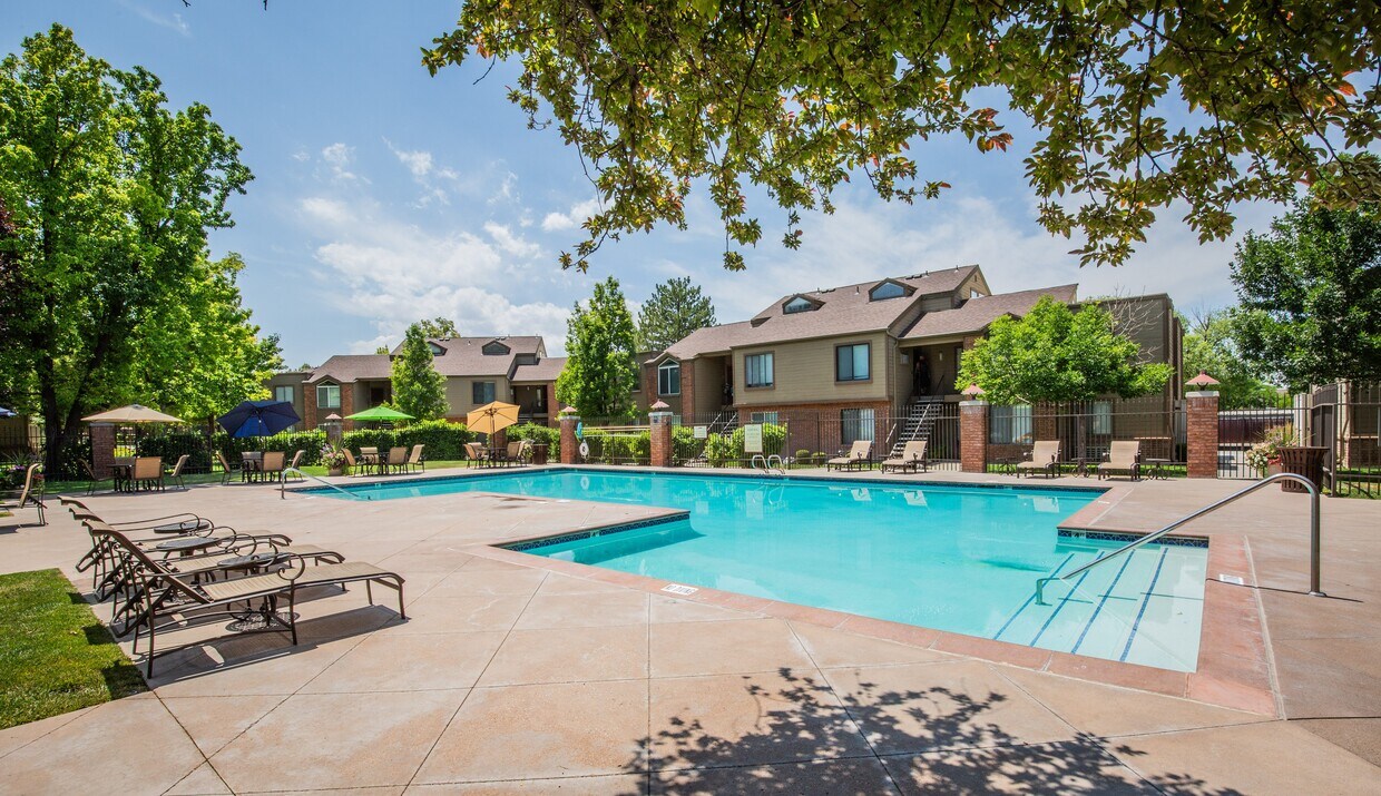 Foto principal - Sky Harbor Apartments
