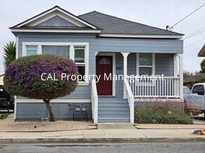 Building Photo - 245 Maple St