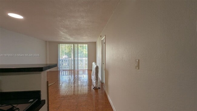 Foto del edificio - 15600 NW 7th Ave