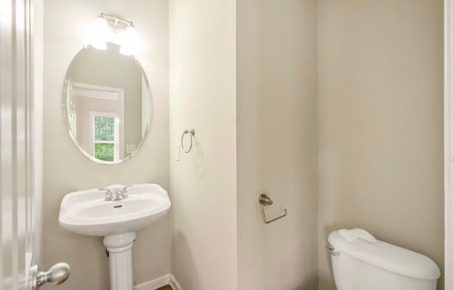 Building Photo - 2509 Brentford Pl