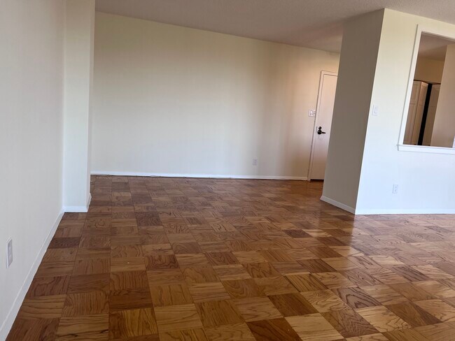 Building Photo - 501 Slaters Ln