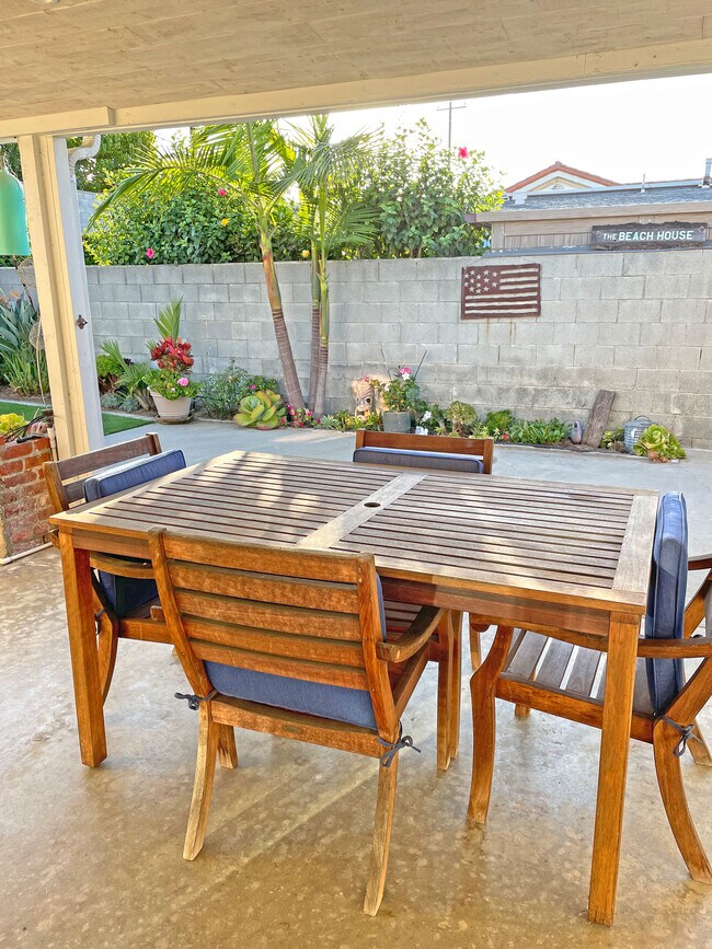 Foto del edificio - 4720 Emerald St