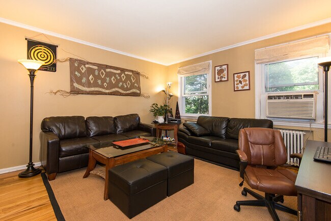 Building Photo - 17 Green Acres Dr