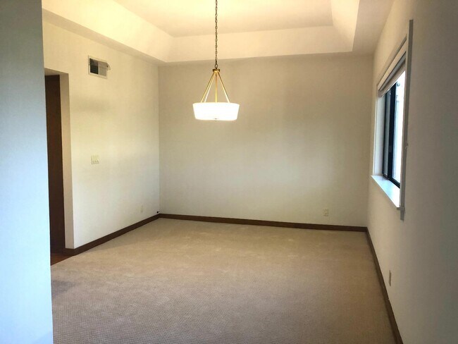 Foto del edificio - 616 Ansel Rd