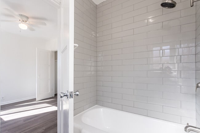 Building Photo - 2024 S Genesee Ave